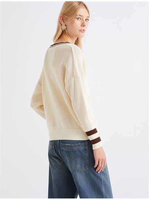 The contrasting-colour trims bestow an instant sporty chic allure to this soft cotton sweater. The 3D-knit pattern provides a warm texture. MARELLA SPORT | 2613361034200006